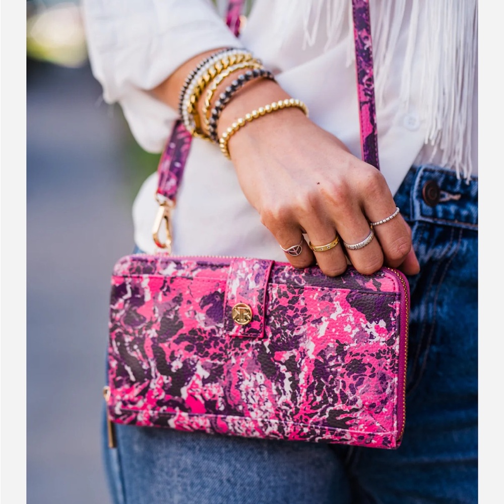NWT Kinsey Rhea Muddy Girl Wallet